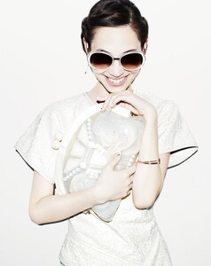 Saki-Asamiya-by-Matt-Irwin-Short-But-Sweet-Vogue-Japan-May-2013-4.thumb.jpg.033ecee5d5d9041f31b2d0f00f3ddfbe.jpg
