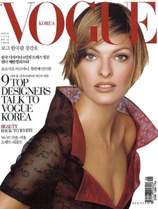 Vogue-Korea-08-1996.thumb.jpg.511dd8084219d4432e01eade5db9f8b2.jpg