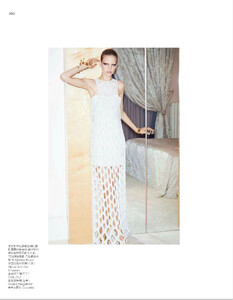 Vogue_China_-_February_2014-266.thumb.jpg.e59ed0750c2c2940331bbe3ef735e324.jpg