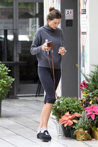 alessandra-ambrosio-sports-a-grey-turtleneck-sweater-and-capri-leggings-as-she-leaves-the-gym-in-brentwood-california-040123_7.jpeg