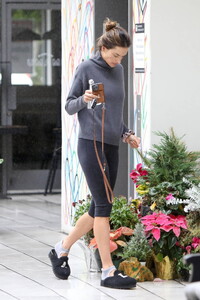 alessandra-ambrosio-sports-a-grey-turtleneck-sweater-and-capri-leggings-as-she-leaves-the-gym-in-brentwood-california-040123_8.jpeg