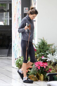 alessandra-ambrosio-sports-a-grey-turtleneck-sweater-and-capri-leggings-as-she-leaves-the-gym-in-brentwood-california-040123_9.jpeg
