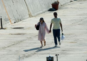 ashley-olsen-and-louis-eisner-on-vacation-in-pantelleria-08-14-2022-2.jpg