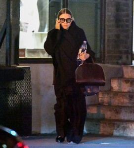 ashley-olsen-night-out-in-new-york-01-18-2023-3.jpg