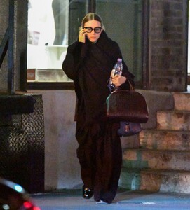 ashley-olsen-night-out-in-new-york-01-18-2023-4.jpg