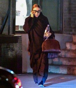 ashley-olsen-night-out-in-new-york-01-18-2023-6.jpg