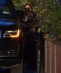 ashley-olsen-out-in-new-york-05-08-2022-1.jpg