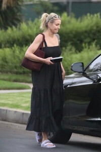 cameron-diaz-out-in-beverly-hills-07-22-2021-0.jpg