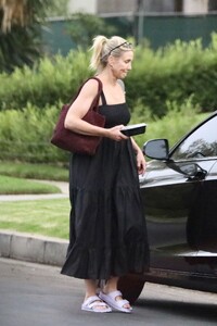 cameron-diaz-out-in-beverly-hills-07-22-2021-4.jpg