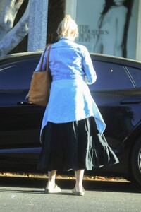 cameron-diaz-out-in-west-hollywood-09-04-2021-5.jpg