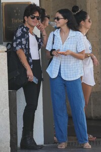 camila-mendes-leaves-her-hotel-in-miami-12-30-2022-0.jpg