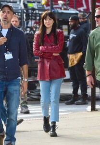 dakota-johnson-on-the-set-of-madame-web-in-new-york-10-12-2022-6.jpg