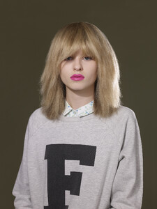 dazed-november-2013_school-daze_(1).thumb.jpg.4cf11b08c7481d9a3bce15fa2de3925e.jpg