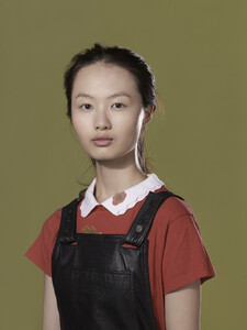 dazed-november-2013_school-daze_(9).thumb.jpg.89e0f1882b320d3a1a816d21a16fc017.jpg
