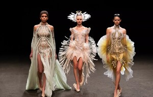 defile-iris-van-herpen-printemps-ete-2021-paris-look-22.thumb.jpg.aa87ba8c9b3e447c09e234032ef548e8.jpg