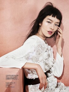 fei-fei-sun-by-sharif-hamza-for-vogue-china-may-2014-6.thumb.jpg.1e36abade041ab36a490c2e5de4ce054.jpg