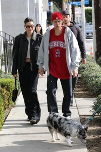 hailey-rhode-bieber-and-justin-bieber-out-in-west-hollywood-07-01-2023-5.jpg