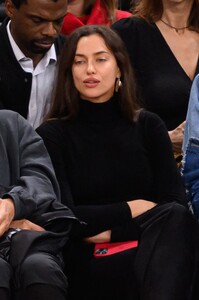 irina-shayk-at-detroit-pistons-vs-chicago-bulls-game-at-accor-arena-bercy-in-paris-01-19-2023-5.jpg