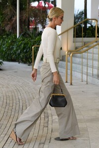 ivanka-trump-arrives-at-a-meeting-in-miami-01-13-2023-4.jpg