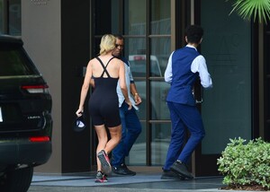 ivanka-trump-arrives-at-her-apartment-in-miami-01-22-2023-1.jpg
