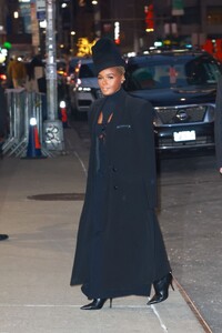 janelle-monae-arrives-at-late-show-with-stephen-colbert-in-new-york-01-11-2023-1.thumb.jpg.83b6565c73e956be590f01054aaca24d.jpg