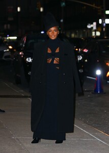 janelle-monae-arrives-at-late-show-with-stephen-colbert-in-new-york-01-11-2023-4.thumb.jpg.9d4f3e17f73563fbaa12621a15814b94.jpg