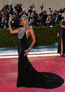 janelle-monae-at-met-gala-celebrating-in-america-an-anthology-of-fashion-in-new-york-05-02-2022-2.jpg