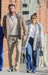 jennifer-lopez-and-ben-affleck-out-in-los-angeles-01-28-2023-6.jpg