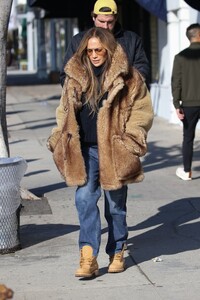 jennifer-lopez-christmas-shopping-done-at-american-rag-in-la-12-14-2022-0.jpg