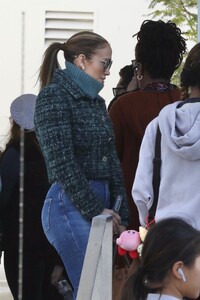 jennifer-lopez-in-denim-out-in-santa-monica-01-23-2023-3.jpg