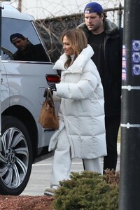 jennifer-lopez-out-in-boston-01-10-2023-0.jpg