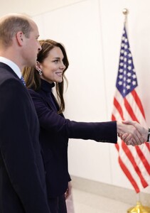 kate-middleton-arrives-at-logan-international-airport-in-boston-11-30-2022-6.jpg