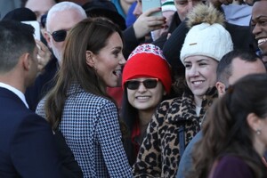 kate-middleton-greets-fans-in-harvard-square-in-cambridge-12-02-2022-0.jpg