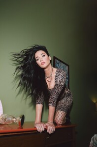 katy-perry-about-you-aw22-collection-photoshoot-november-2022-22.jpg