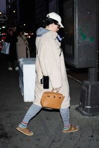 katy-perry-night-out-in-new-york-12-12-2022-1.jpg