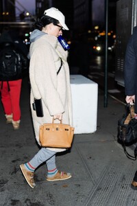 katy-perry-night-out-in-new-york-12-12-2022-6.jpg
