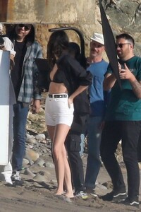 kendall-jenner-at-a-photoshoot-on-the-beach-in-malibu-01-28-2023-1.jpg