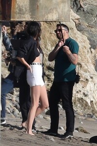 kendall-jenner-at-a-photoshoot-on-the-beach-in-malibu-01-28-2023-4.jpg