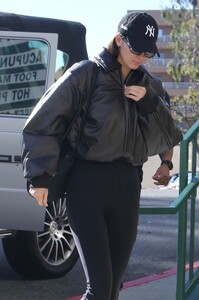 kendall-jenner-leaves-hot-pilates-class-in-west-hollywood-01-17-2023-9.jpg