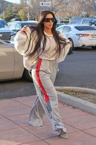 kim-kardashian-arrives-at-her-son-s-basketball-game-in-los-angeles-01-20-2023-2.jpg