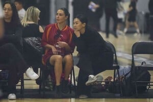 kim-kardashian-arrives-for-north-s-basketball-game-in-los-angeles-01-27-2023-0.jpg