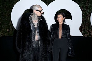 kourtney-kardashian-and-travis-barker-at-2022-gq-men-of-the-year-party-in-west-hollywood-11-17-2022-3.jpg