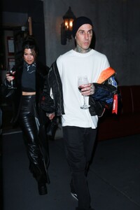 kourtney-kardashian-and-travis-barker-on-a-double-date-night-with-addison-rae-and-omer-fedi-in-los-angeles-01-19-2023-11.jpg