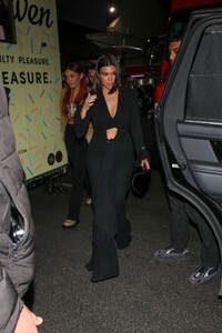 kourtney-kardashian-leaves-mason-disick-s-party-in-west-hollywood-12-17-2022-2.jpg