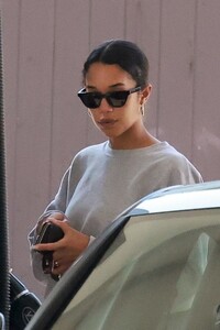 laura-harrier-at-a-gas-station-in-los-feliz-12-18-2022-1.jpg