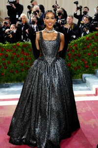 laura-harrier-at-met-gala-celebrating-in-america-an-anthology-of-fashion-in-new-york-05-02-2022-9.jpg