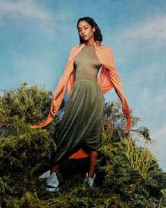 laura-harrier-for-cosmopolitan-magazine-mental-health-issue-2022-7.jpg