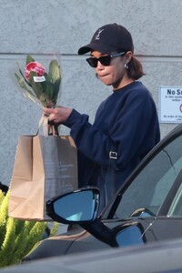 laura-harrier-leaves-gelson-s-in-los-feliz-12-10-2022-1.jpg