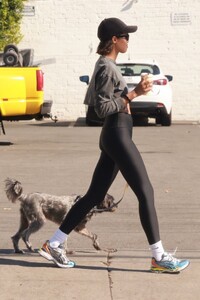 laura-harrier-out-for-coffee-with-her-dog-in-los-angeles-11-06-2022-3.jpg