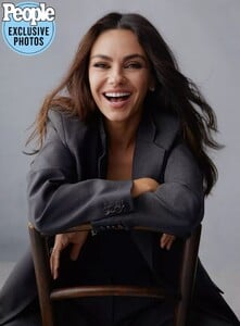 mila-kunis-2022-people-of-the-year-december-2022-2.jpg